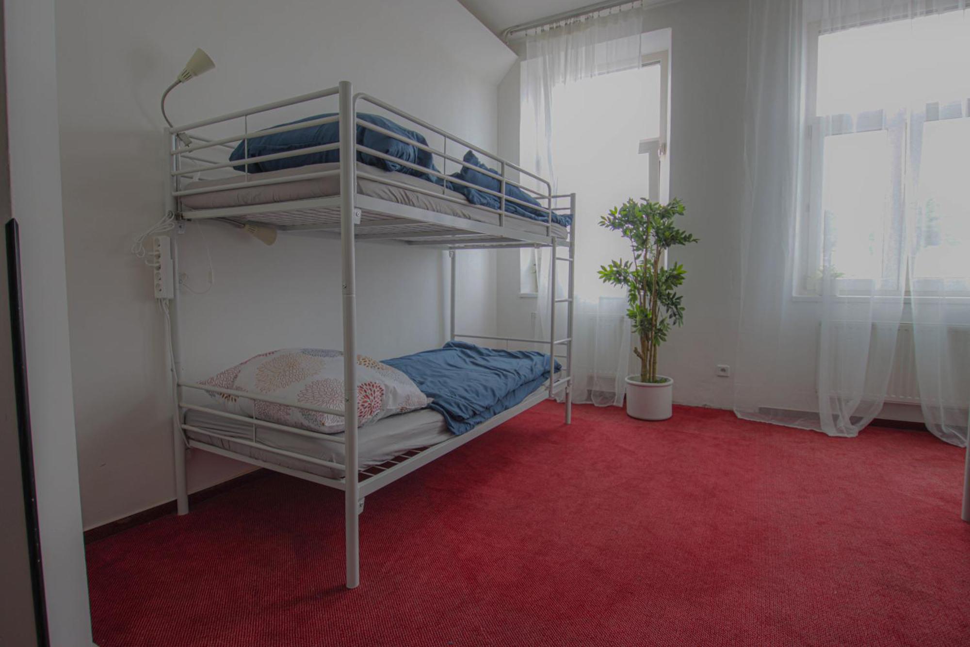 In Hostel Прага Екстер'єр фото