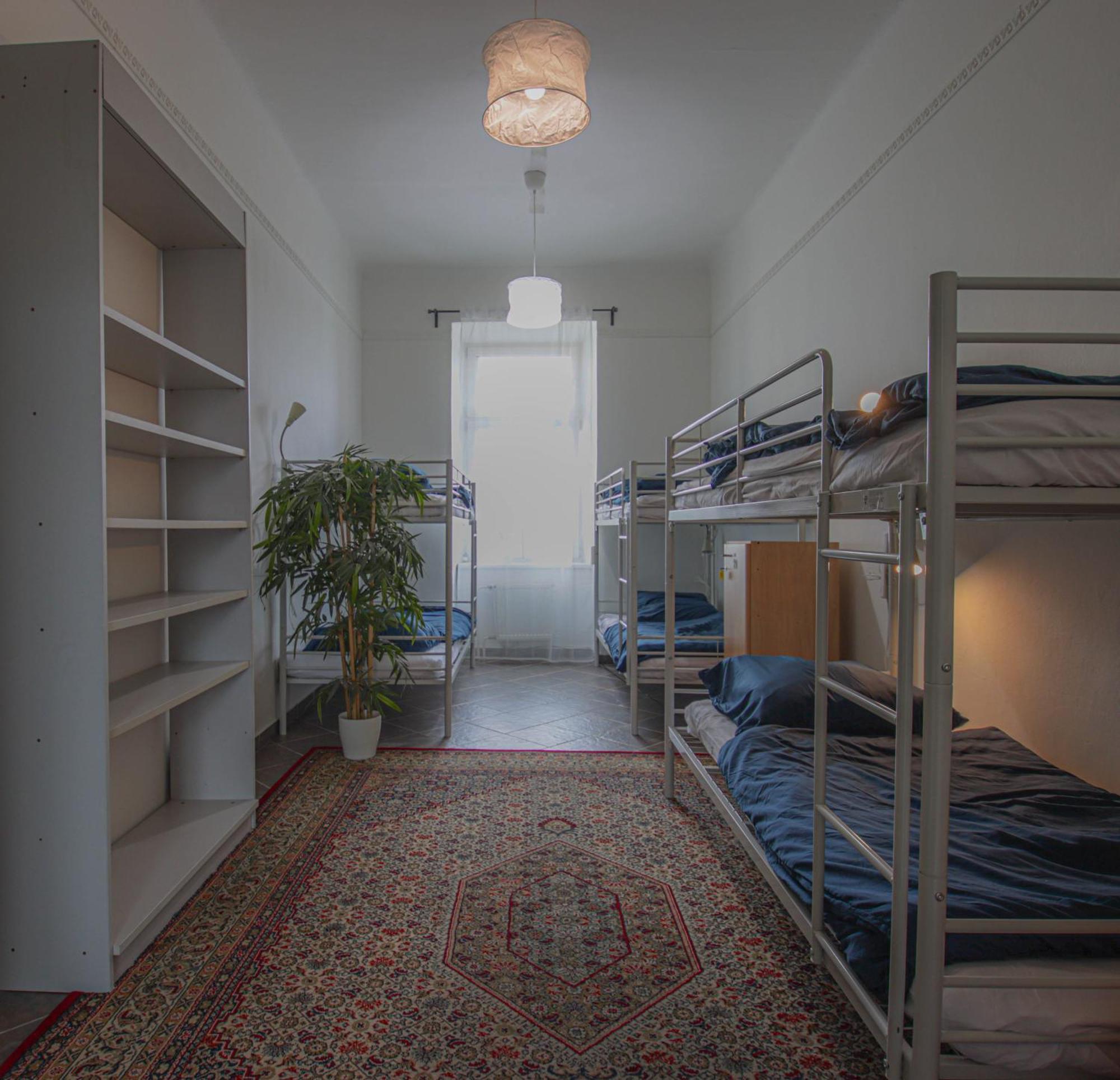 In Hostel Прага Екстер'єр фото