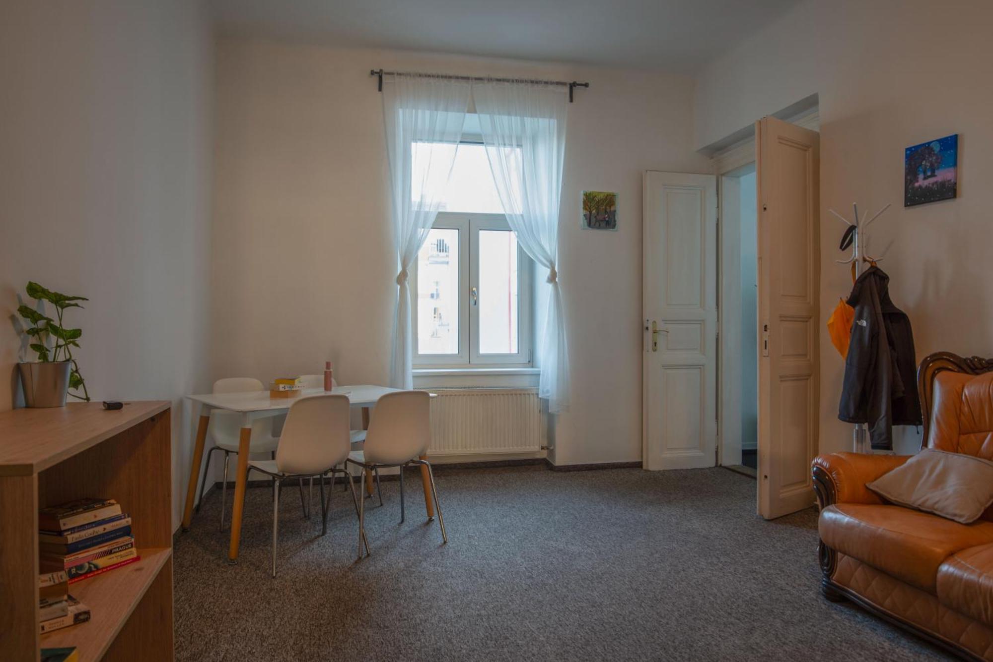 In Hostel Прага Екстер'єр фото