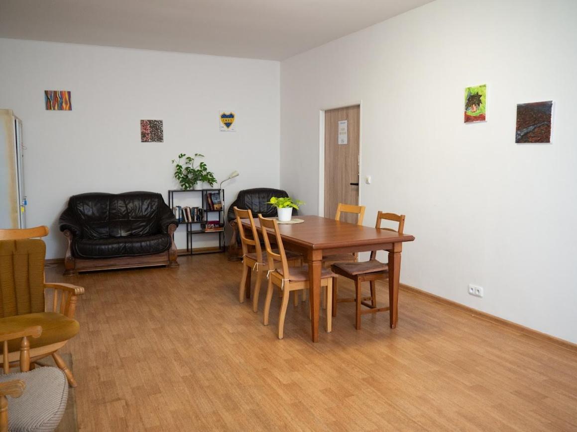 In Hostel Прага Екстер'єр фото